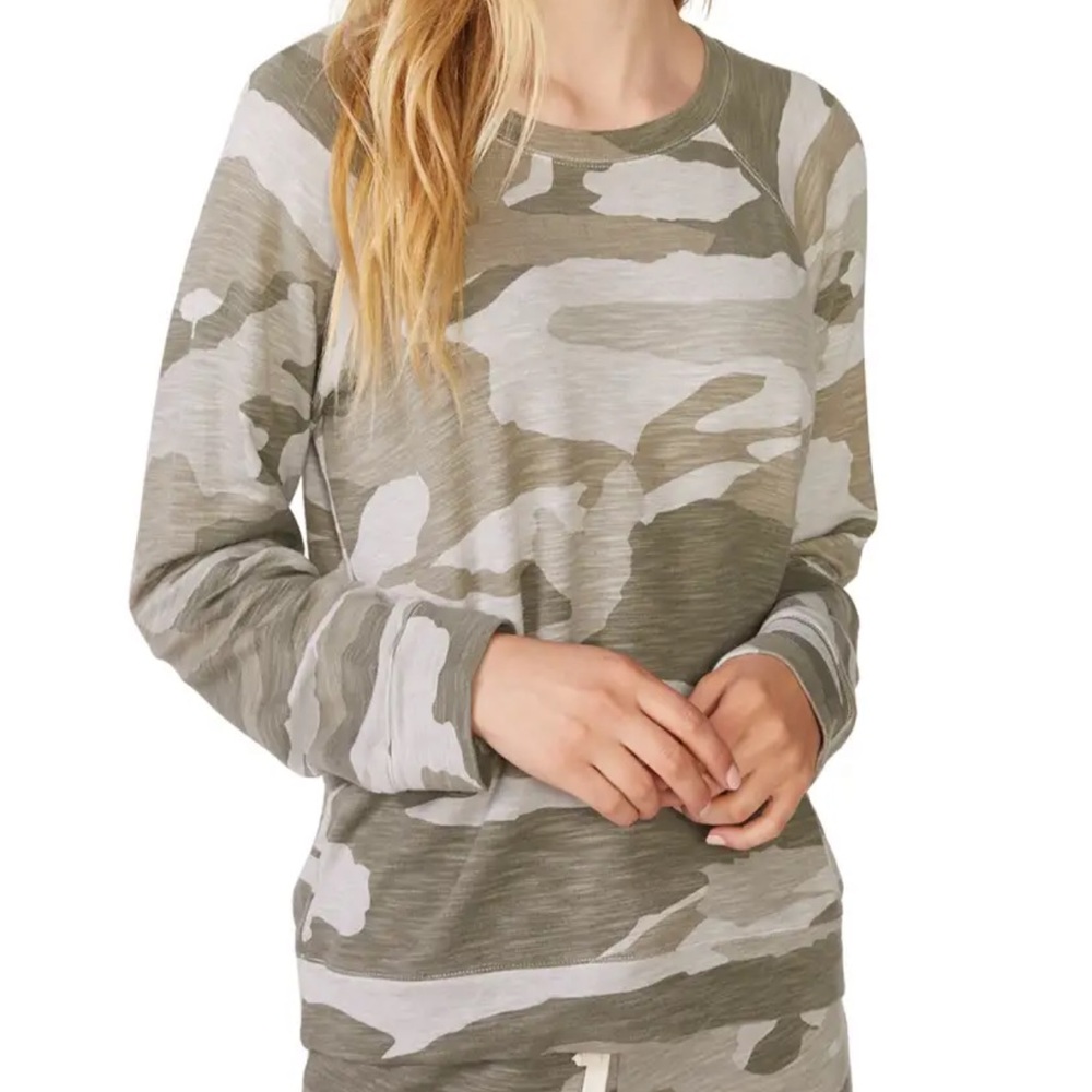 Monrow Vintage Camo Raglan and Sweatpants Set - Picture 3 of 9